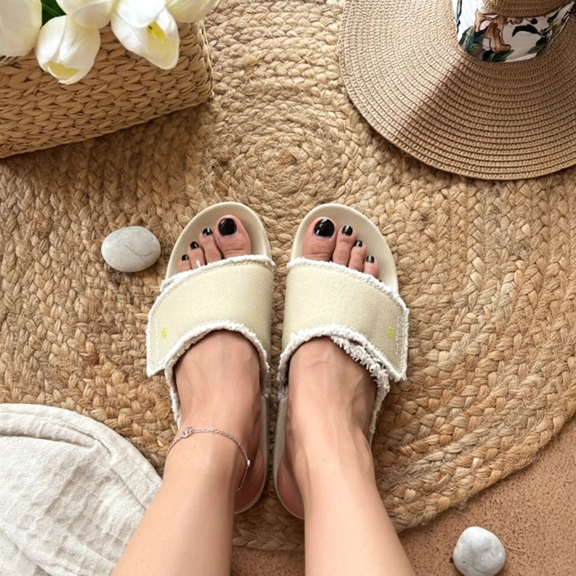 Beige NoStrain women sugar sliders