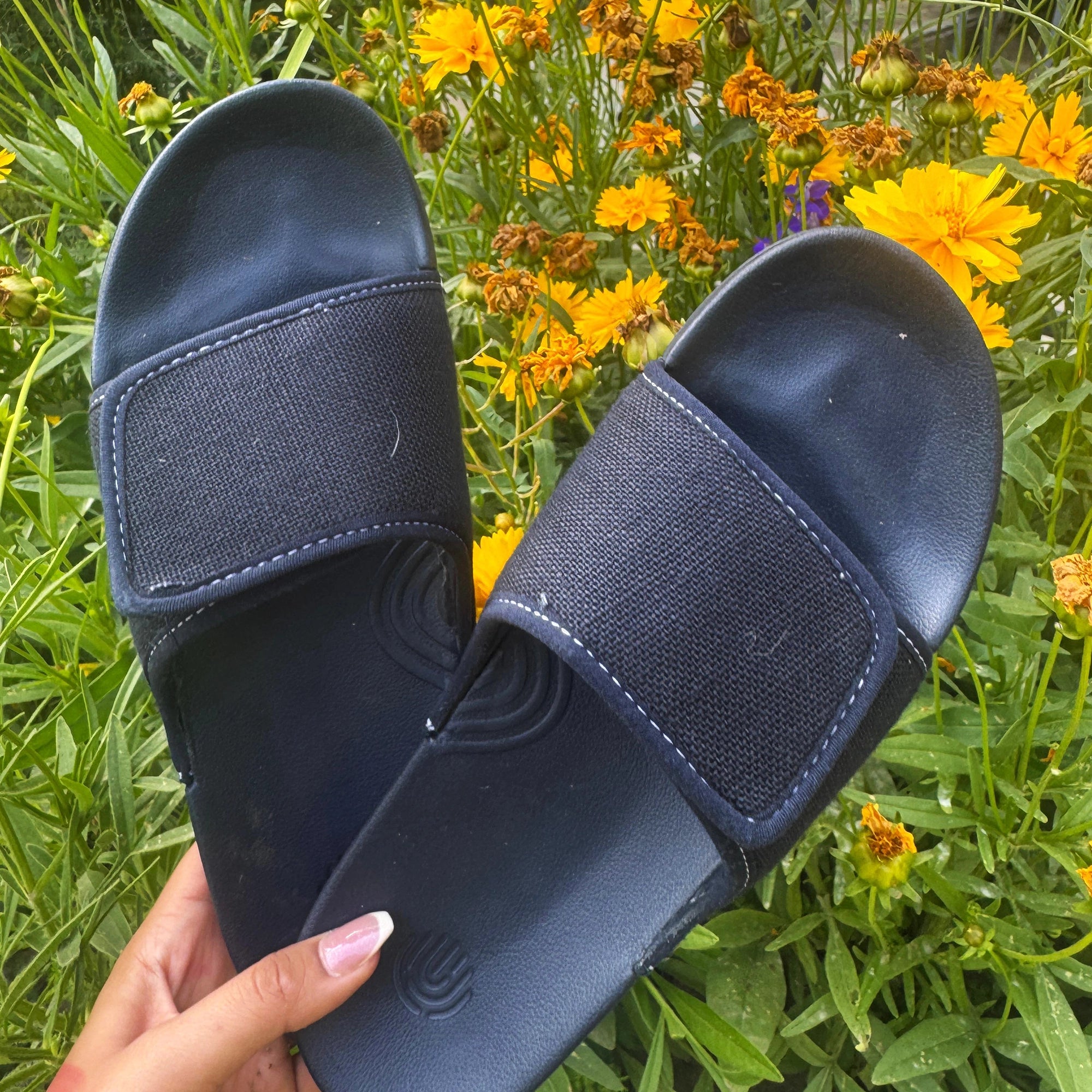 Navy blue sliders for men