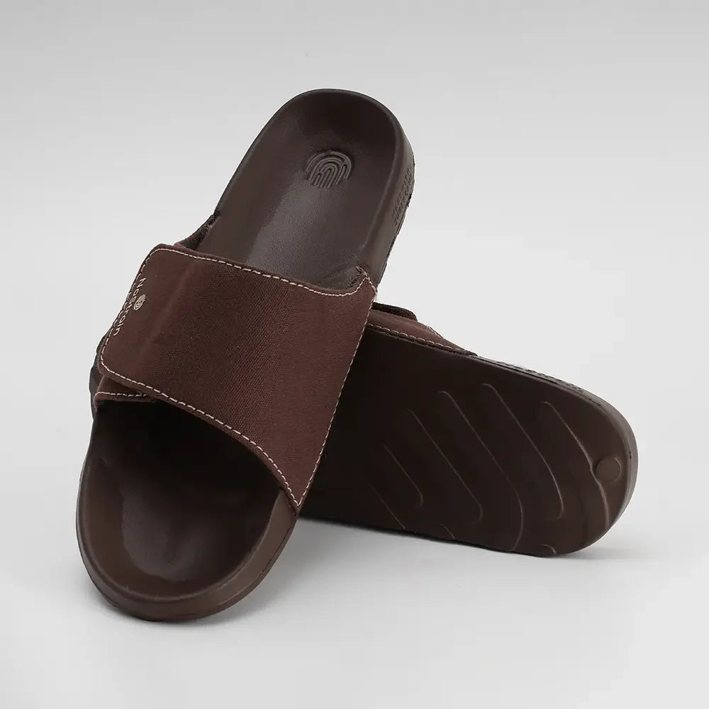 Close-up of Men's Sliders in Brown canvas