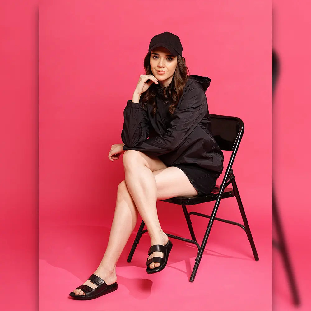 Effortless Style women's black sandals in a striking Jet Black color, suitable for trending looks.