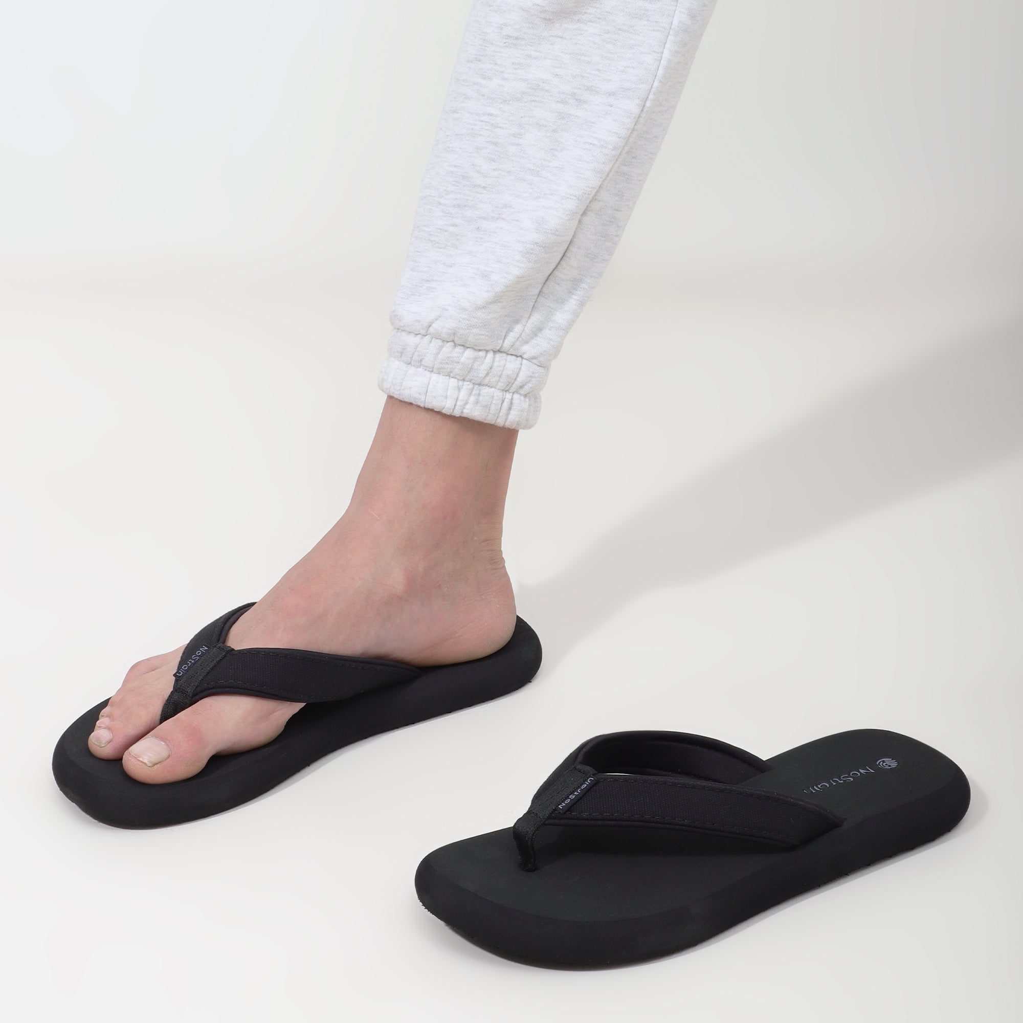 Lightweight sandals for men