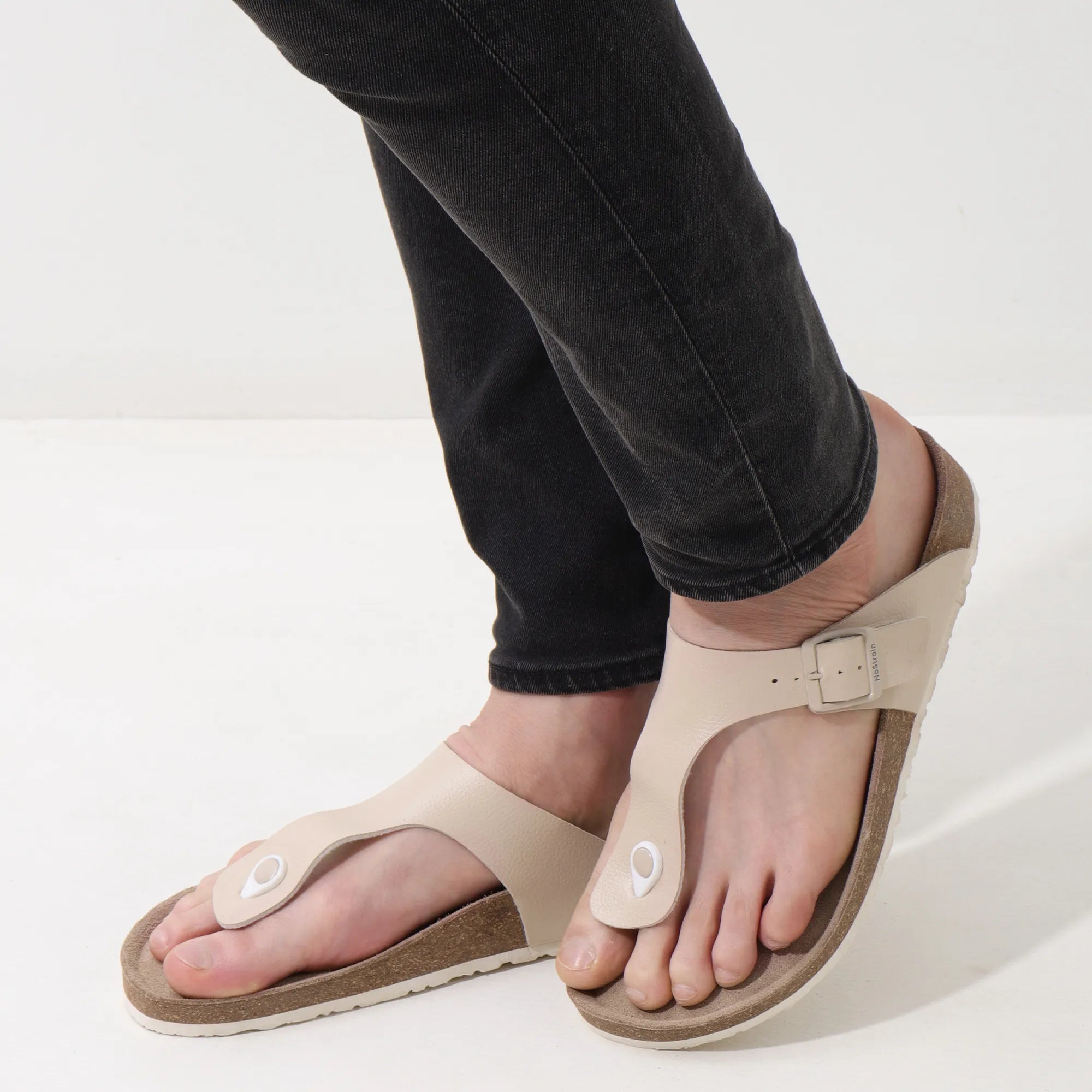 Beige Men's Thong Leather Cork Sandals1