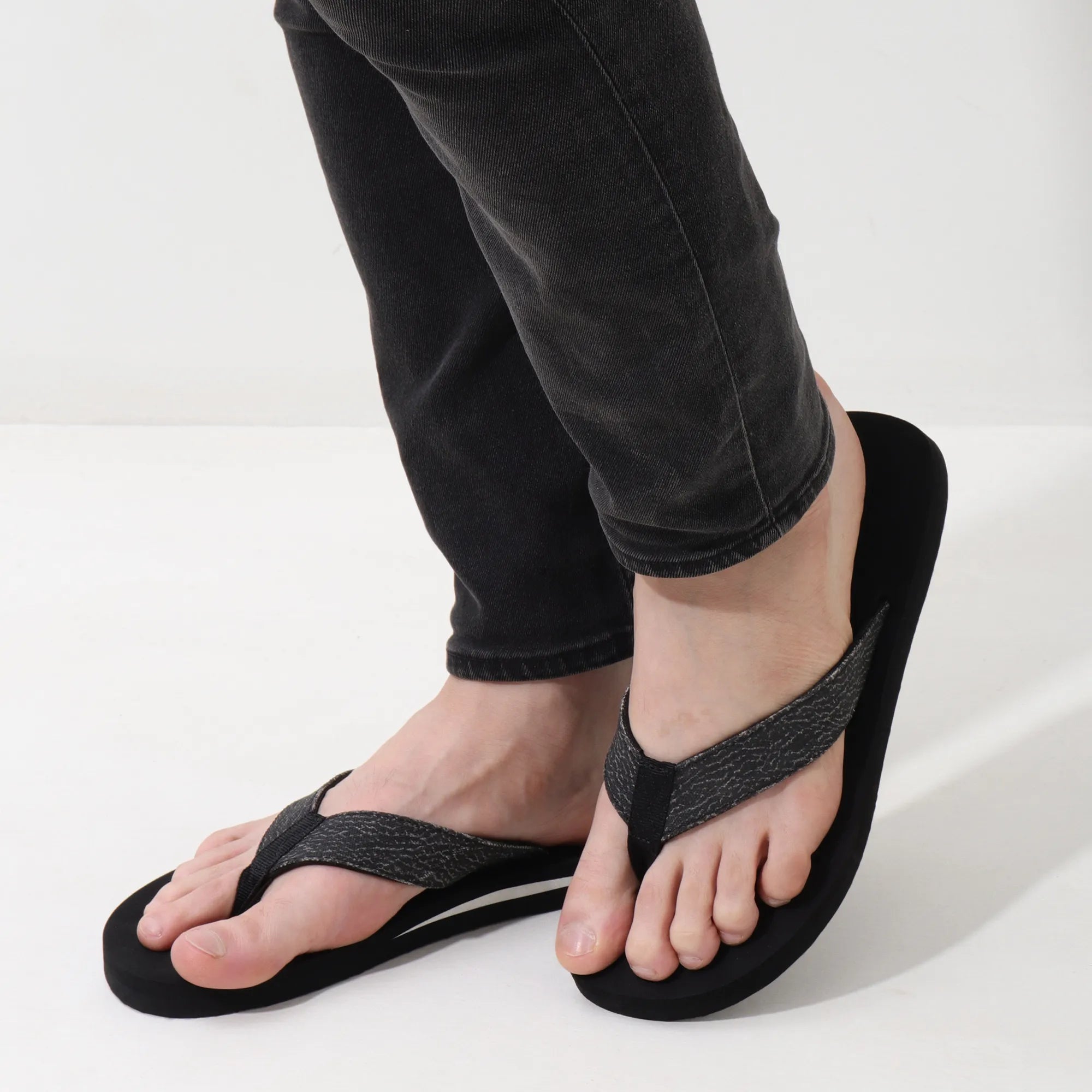 Black Canvas Arch Formal Slippers for Men with Wave Print – Light, Comfortable and Washable