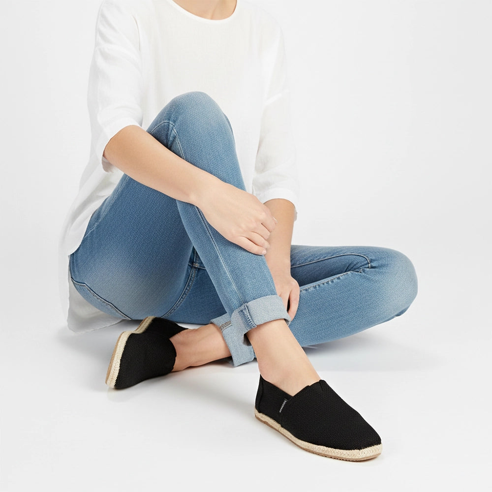 Women's black lightweight espadrilles with breathable 100% cotton slub upper.