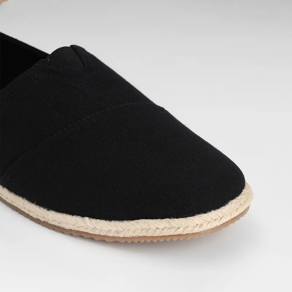 Men's black canvas espadrilles with flexible sole