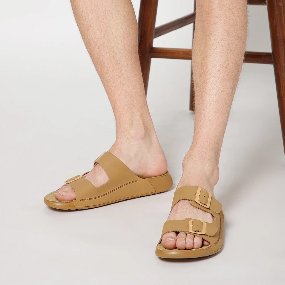 Men's leather sandals with contoured arch support