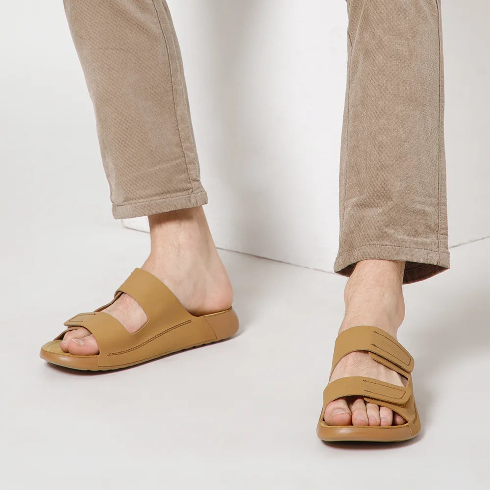 Men's leather arch support sandals with comfort-focused design