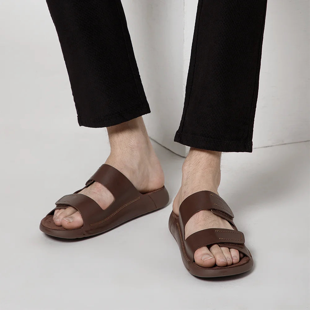 Men's leather sandals for all-day comfort