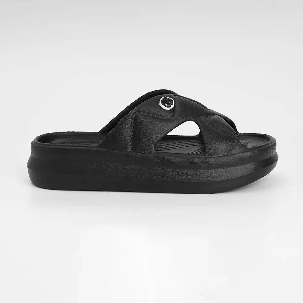 Lightweight and durable women's sandals from NoStrain with a secure cross strap design.