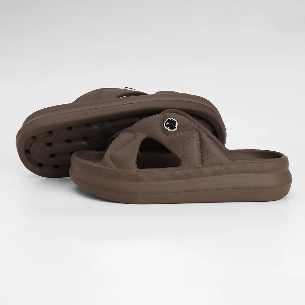 Easy-to-clean NoStrain women’s sandals for casual outdoor outings.