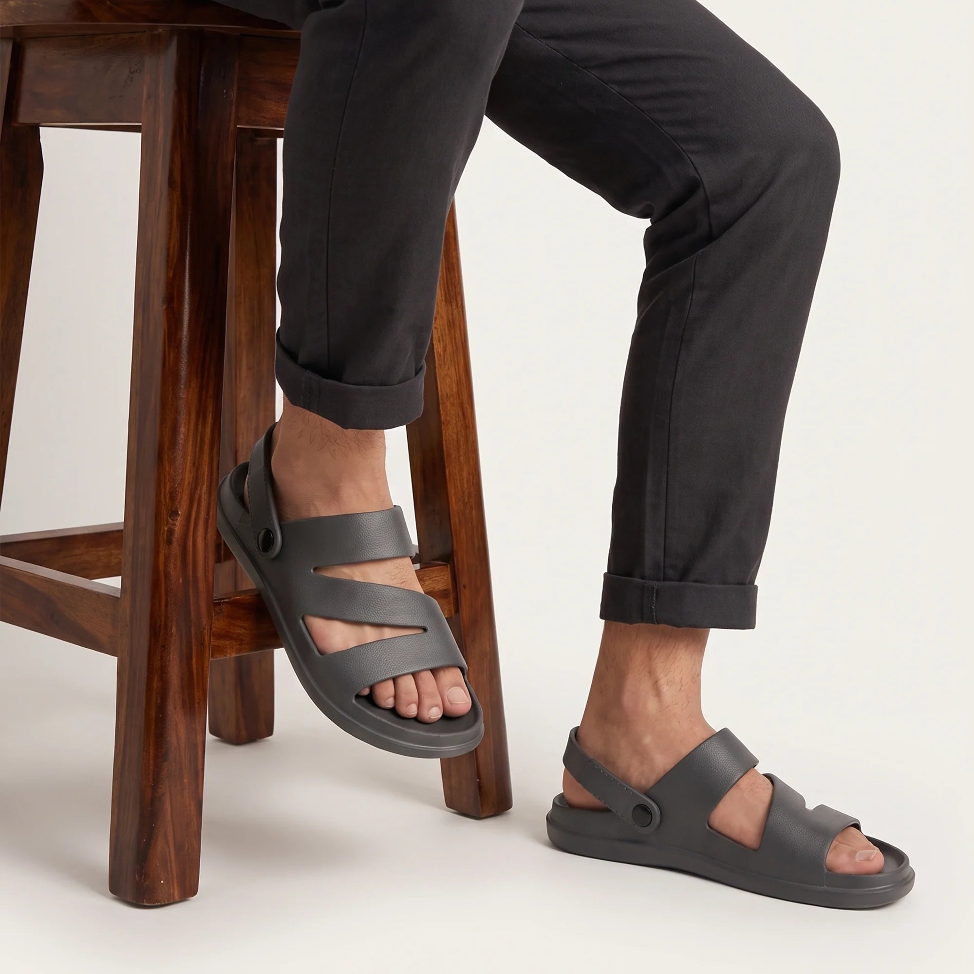 Men’s lightweight waterproof sandals for monsoon and outdoor wear