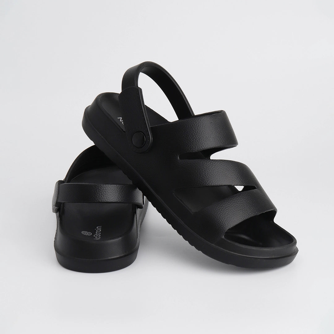 Sandals with adjustable straps