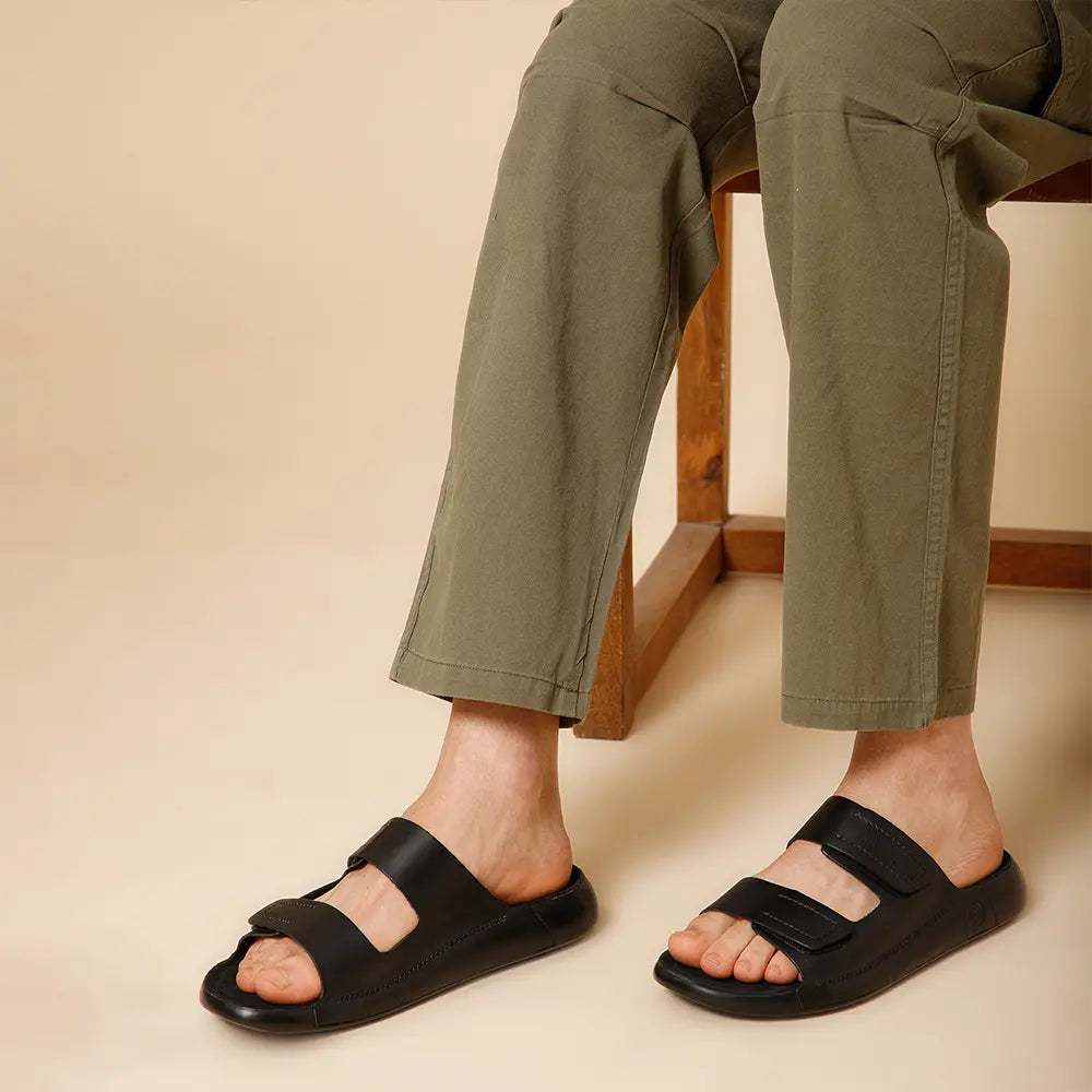 Men’s Jet Black leather sandals with parallel strap design by NoStrain.