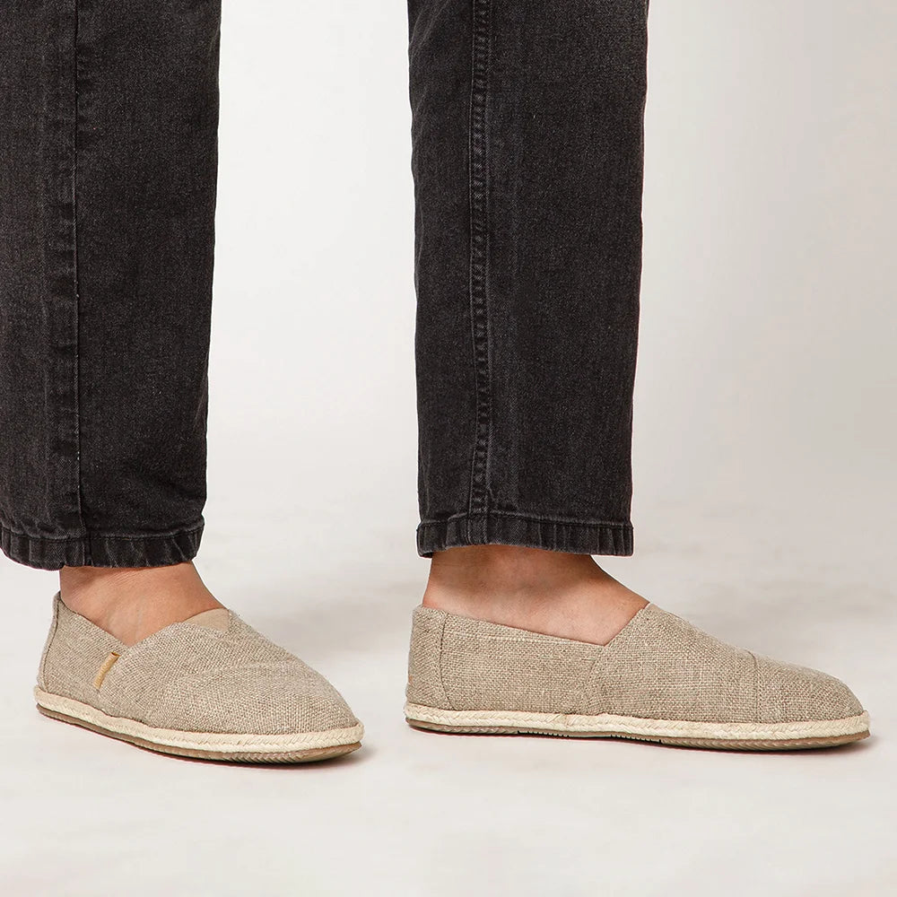 Women’s lightweight linen espadrilles with breathable upper