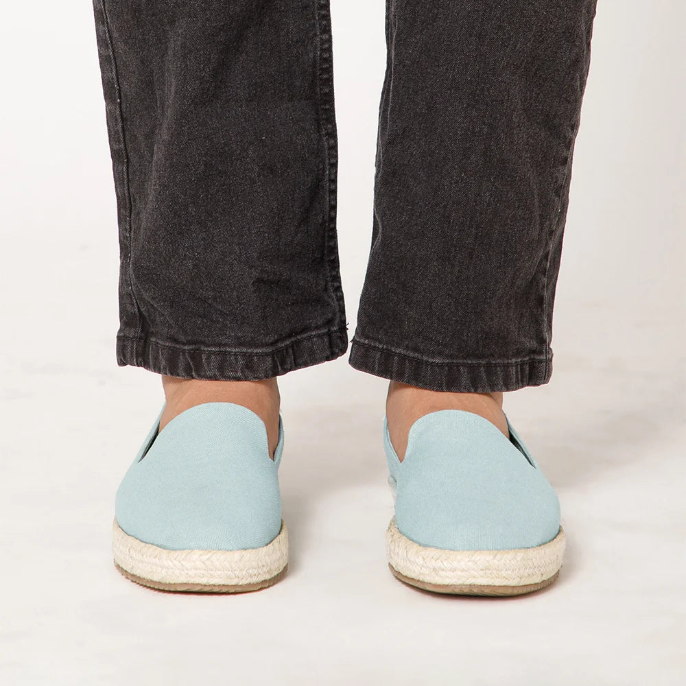 Women’s lightweight canvas espadrilles for comfortable everyday wear