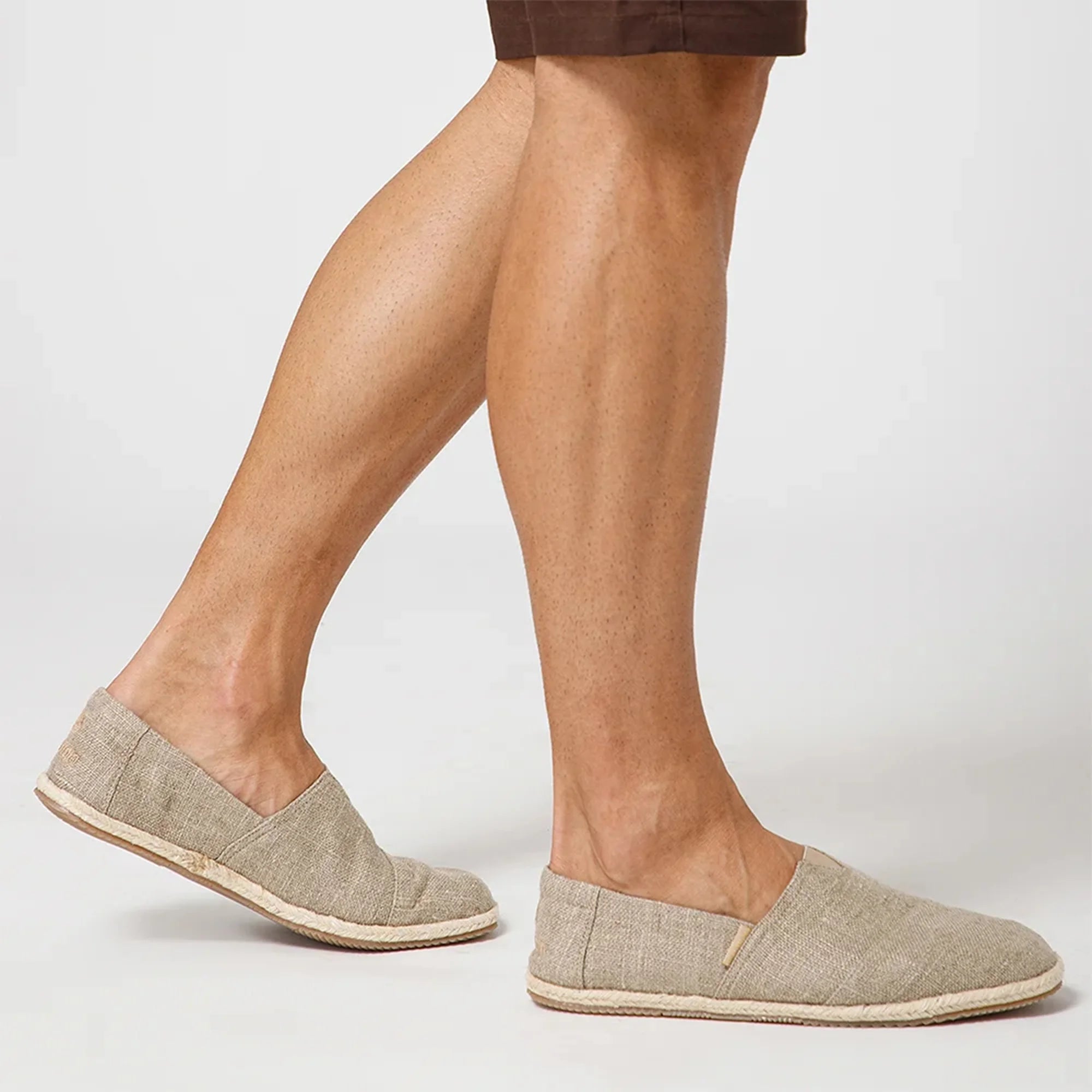 Men’s linen slip-on shoes with anti-skid rubberized outsole