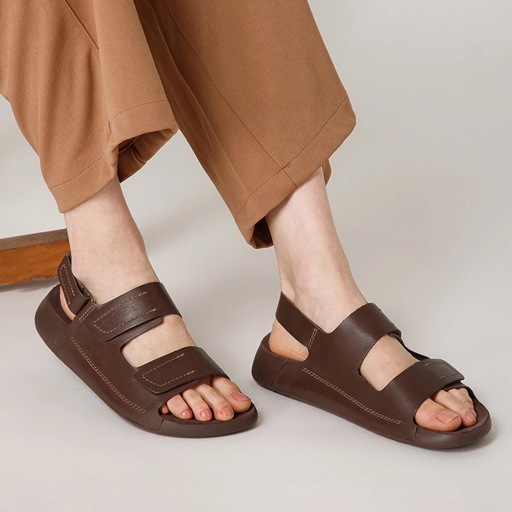 Women’s comfortable leather sandals with arch support