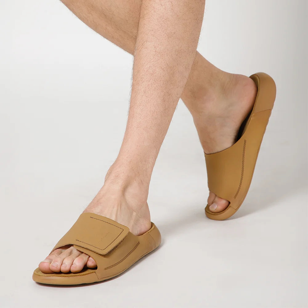 Men's supportive sandals with leather upper