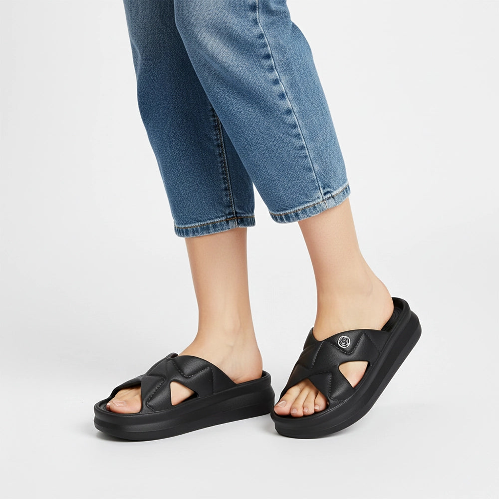 NoStrain women's waterproof cross strap sandals in high-quality soft material.