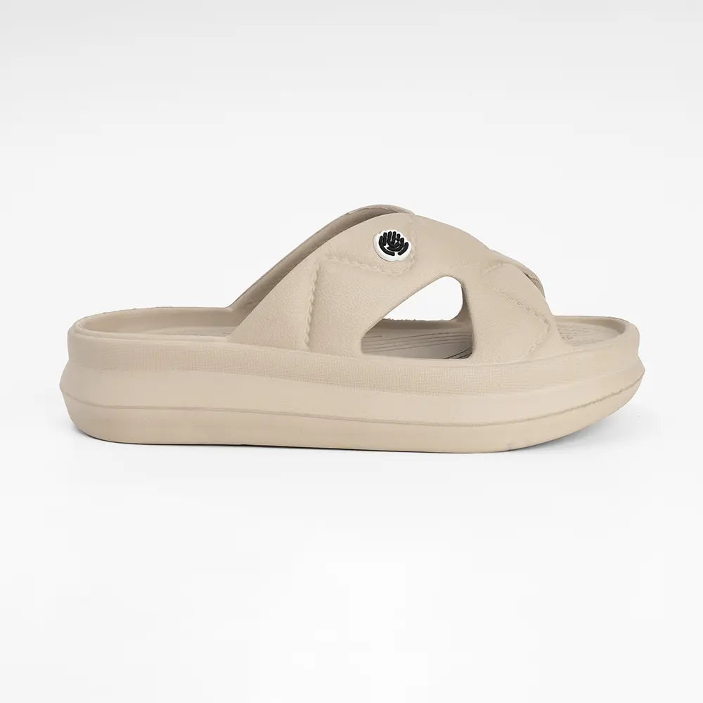 NoStrain waterproof cross strap sandals in a stylish and simple standard fit.