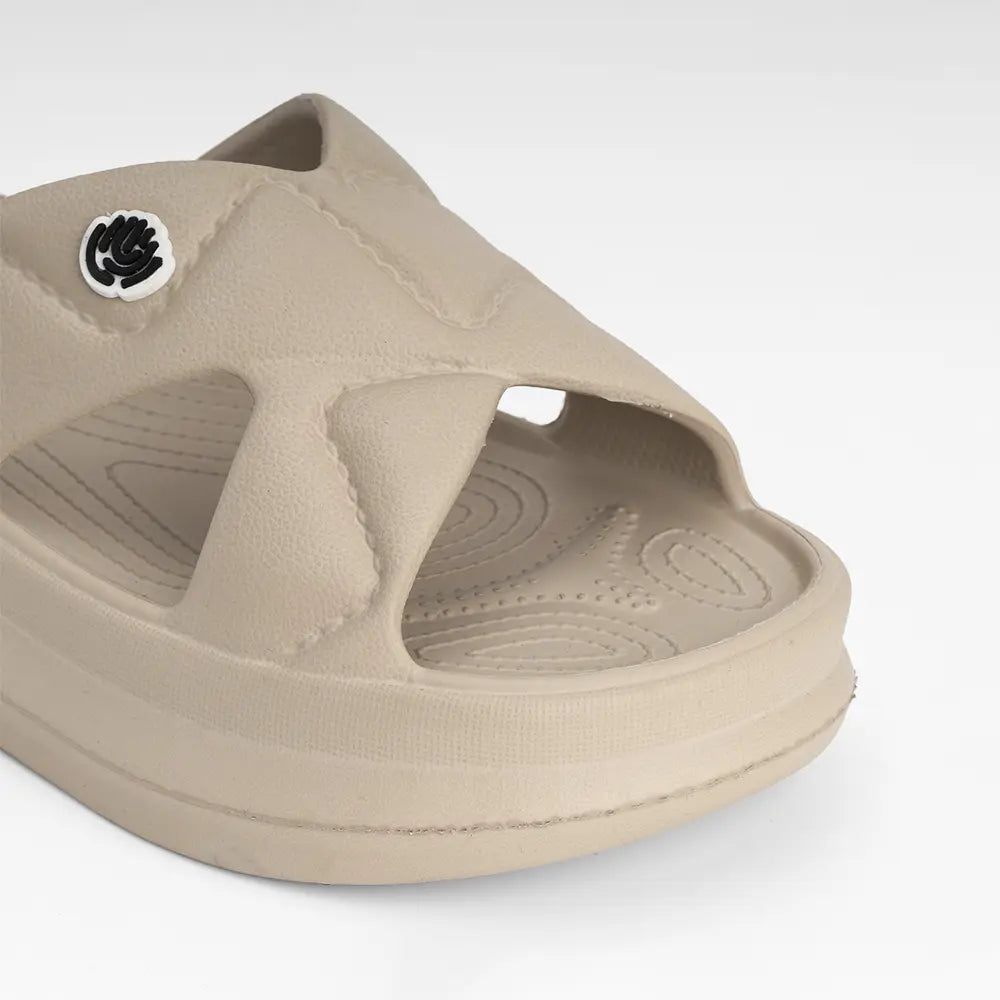 NoStrain casual outdoor sandals for women, perfect for rainy days and travel.