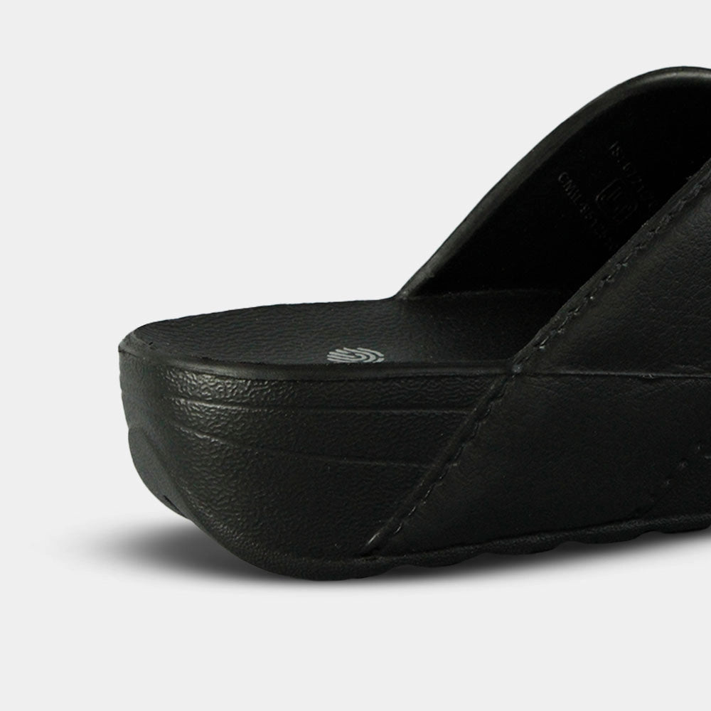 Made in India black women’s slippers with modern and versatile design
