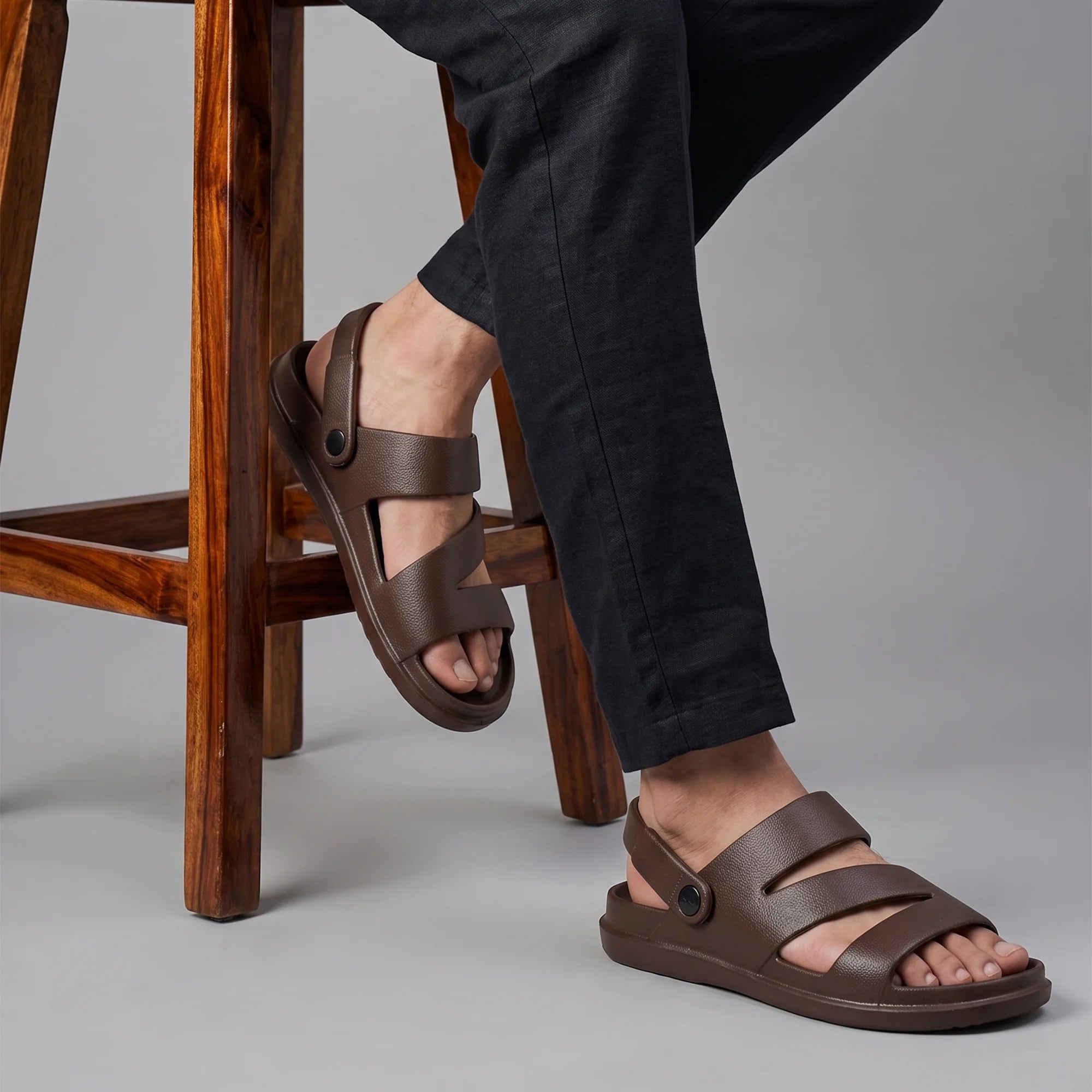 Men’s zigzag waterproof sandals with durable EVA construction