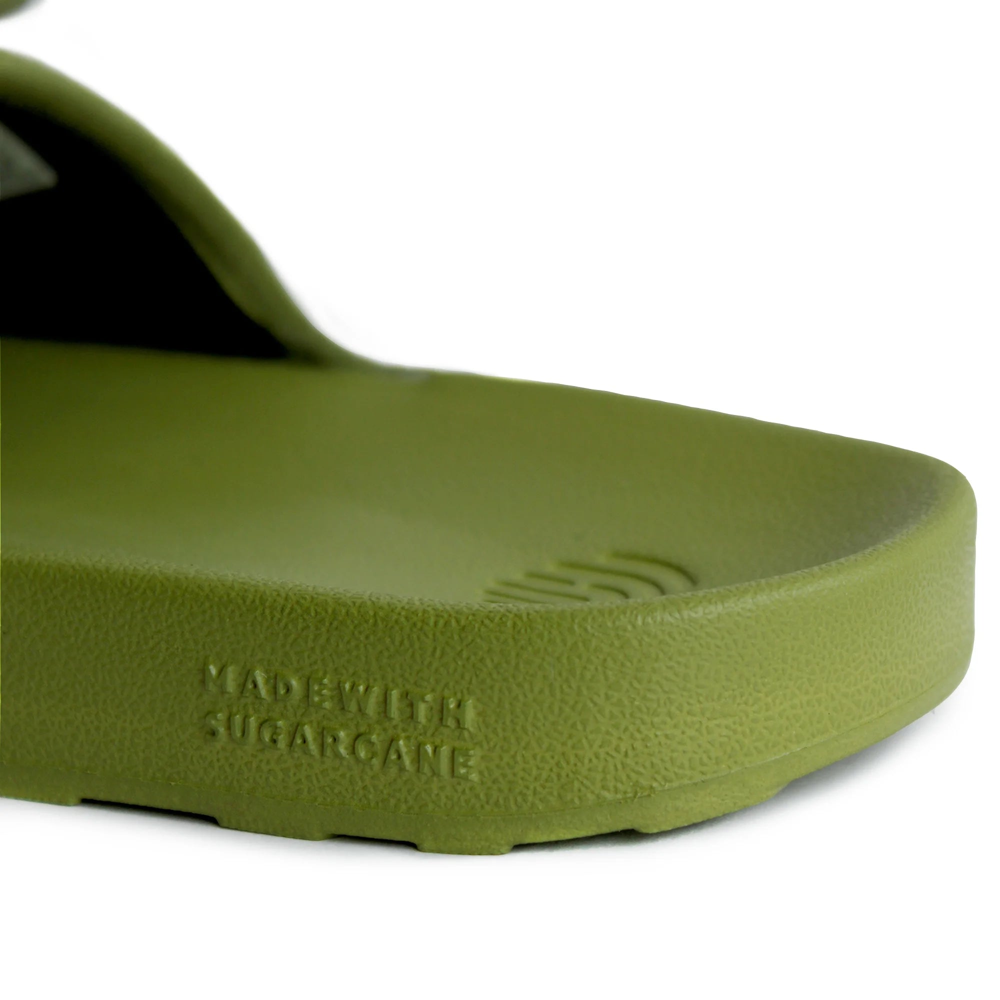 Experience relaxed sophistication in Men's Olive Green Linen Sugar Sliders, perfect for leisurely strolls.